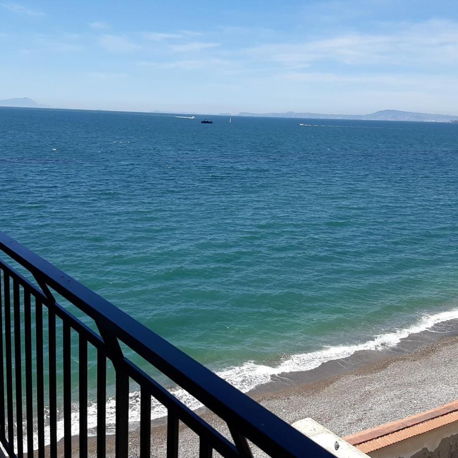 Vip Sul Mare Bed and Breakfast Castellammare di Stabia Buitenkant foto