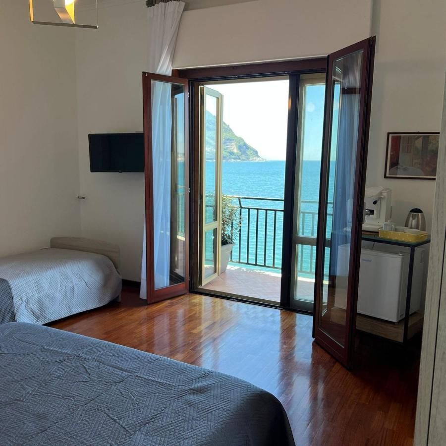Vip Sul Mare Bed and Breakfast Castellammare di Stabia Buitenkant foto